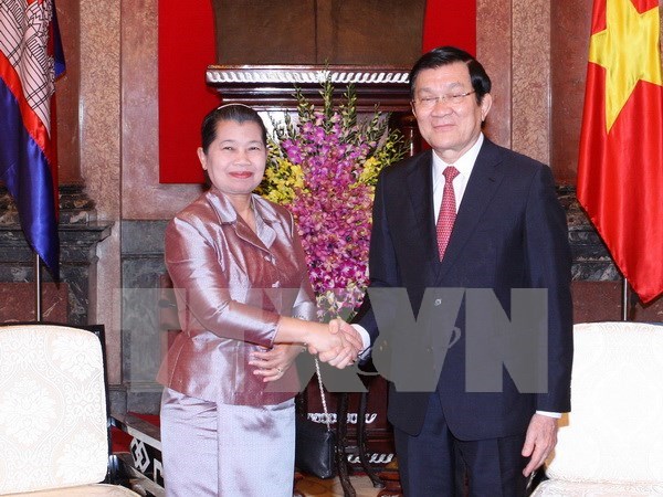 Recibe presidente vietnamita a dirigentes laosiano y cambodiano hinh anh 1