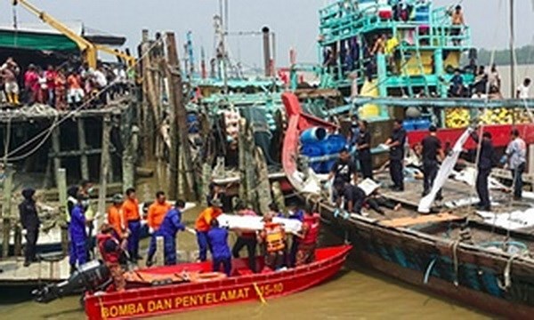 Se eleva a 50 el numero de victimas de naufragio en Malasia hinh anh 1