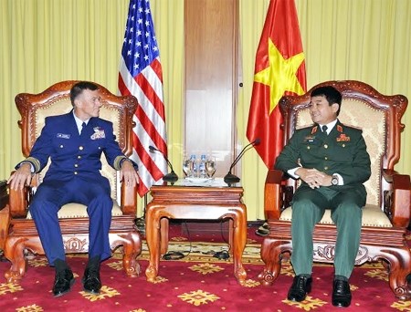 Delegacion del Guardacostas de Estados Unidos visita Vietnam hinh anh 1