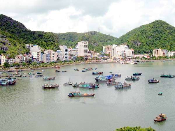En alza llegada de turistas extranjeros a Vietnam hinh anh 1