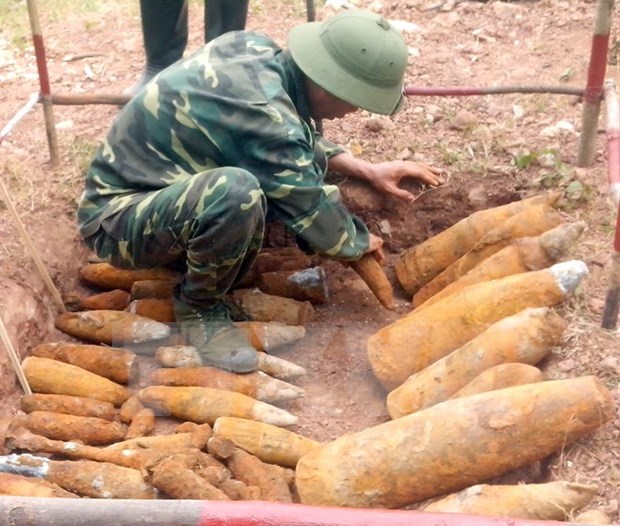 EE.UU. respalda Quang Tri superar consecuencias de bombas hinh anh 1