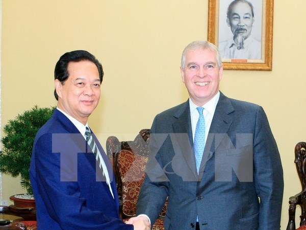 Principe britanico se compromete a apoyar emprendimiento empresarial en Vietnam hinh anh 1