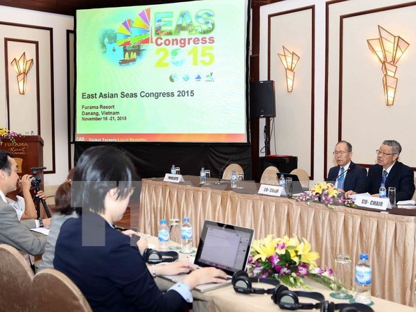 Debaten en ciudad vietnamita gestion integral de mares de Asia Oriental hinh anh 1