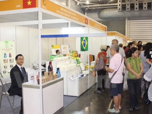 Vietnam participa en mayor Feria regional de Alimentos en Singapur hinh anh 1