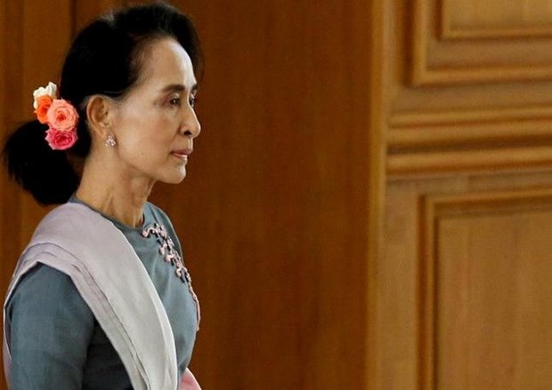 San Suu Kyi reunira con presidente de Myanmar para transferencia del poder hinh anh 1