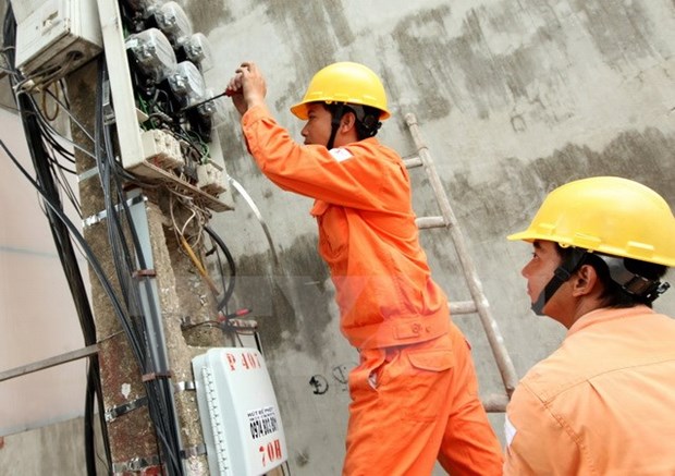 EVN aumenta suministro electrico a servicio de produccion nacional hinh anh 1