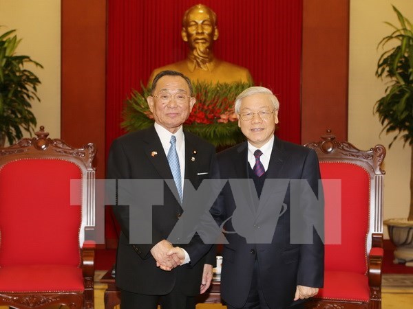 Dirigentes vietnamitas reciben al titular de Camara de Consejeros de Japon hinh anh 1