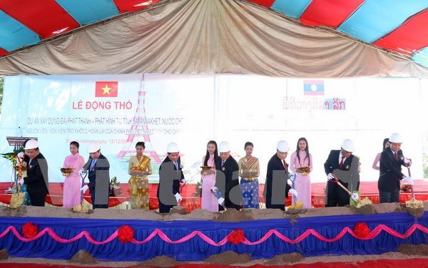 Ayuda Vietnam a Laos en infraestructura de radio - television hinh anh 1