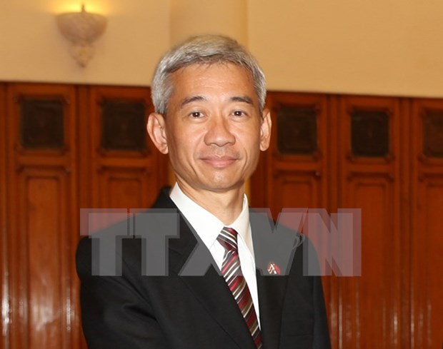 Condecorado embajador tailandes con distincion vietnamita hinh anh 1