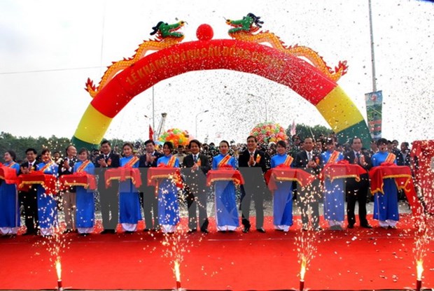 Inauguran nuevo puente que une Hanoi y provincia nortena de Phu Tho hinh anh 1