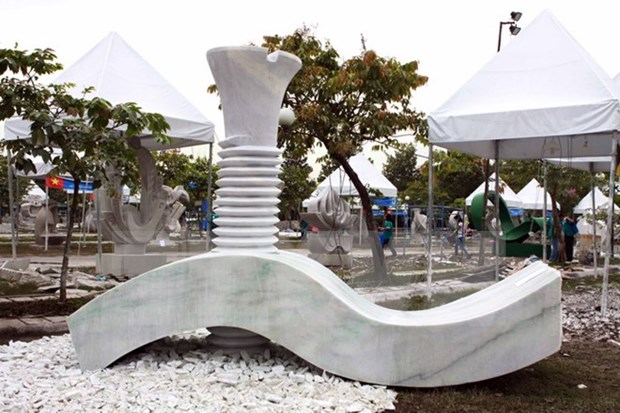 Clausuran campamento de creatividad de escultura hinh anh 1