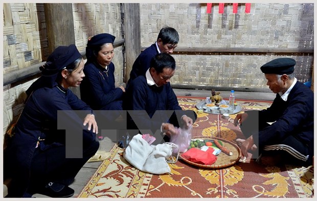 Peculiar tradicion de boda del grupo minoritario San Chay en Vietnam hinh anh 2