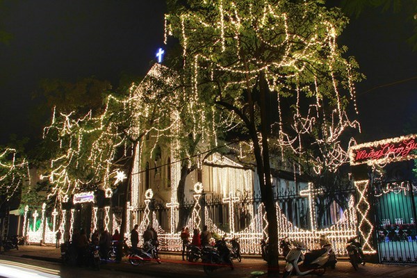 Atmosfera navidena calienta Hanoi hinh anh 2