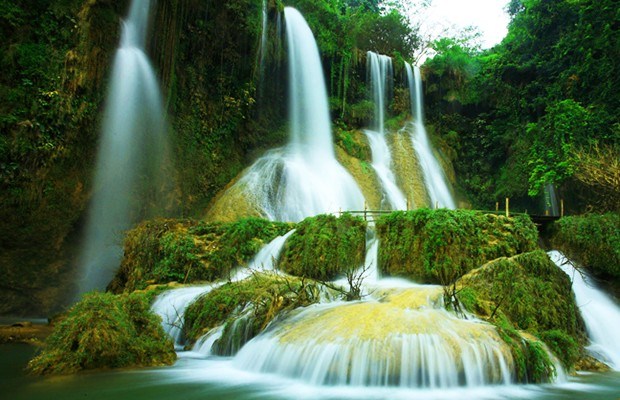 Belleza salvaje de cascada Dai Yem en Moc Chau hinh anh 1
