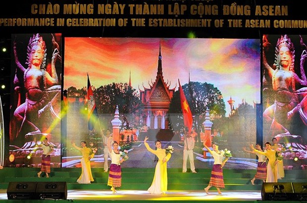 Ciudad Ho Chi Minh celebra establecimiento de Comunidad de ASEAN hinh anh 1