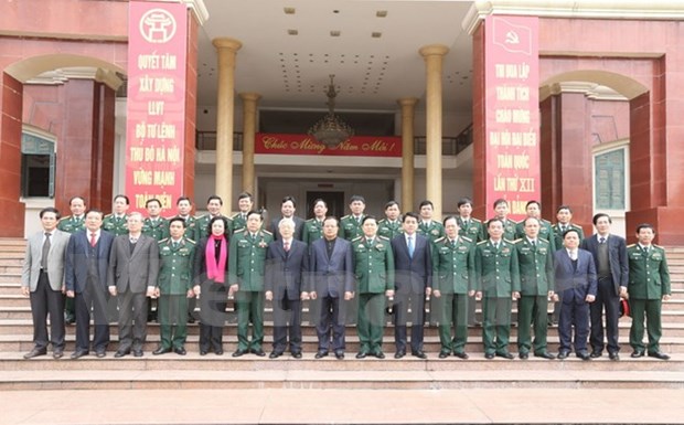 Lider partidista visita Comandancia Militar de Hanoi hinh anh 1