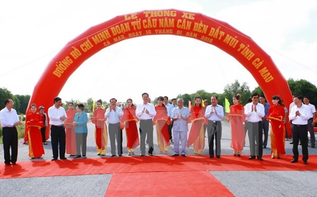 Inaugura premier importantes obras de transito en Ca Mau hinh anh 1