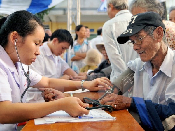 Hanoi firma acuerdo de cooperacion en salud con centro frances hinh anh 1