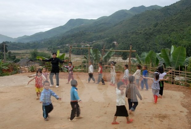 Otorgan en Vietnam becas a alumnos de minorias etnicas hinh anh 1