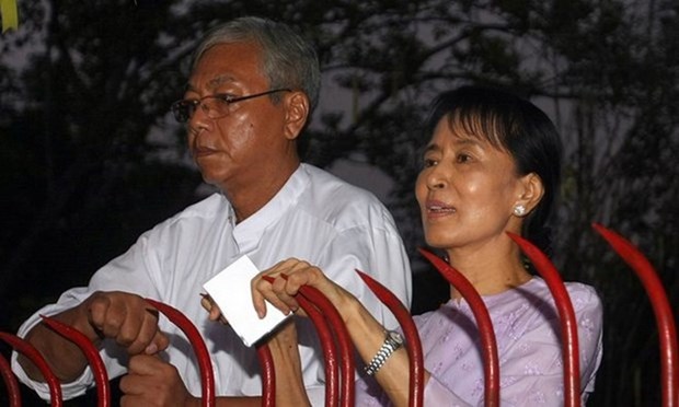 Myanmar: San Suu Kyi propone a su amigo Htin Kyaw para carrera presidencial hinh anh 1