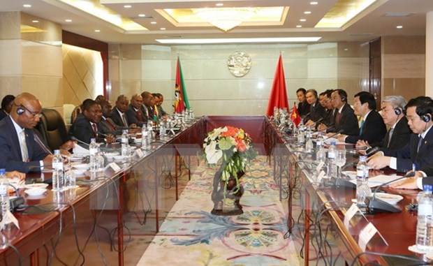 Presidente vietnamita conversa con su homologo mozambiqueno hinh anh 1