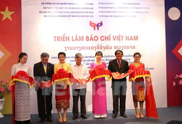 Celebran exposicion de la Prensa de Vietnam 2016 en Laos hinh anh 1