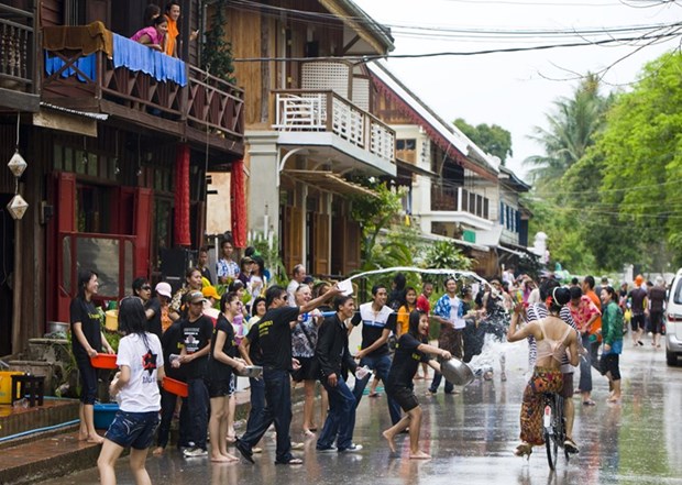 Camboya recibe a dos millones 500 mil turistas en Festival tradicional de khmeres hinh anh 1