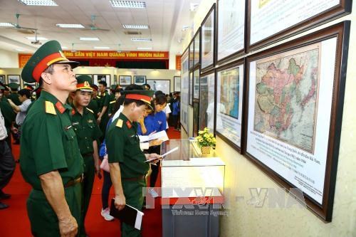 Bac Ninh acoge exposicion de pruebas de soberania maritima nacional hinh anh 1