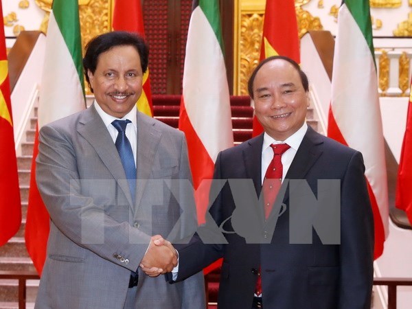 Primer ministro de Kuwait finaliza fructifera visita a Vietnam hinh anh 1