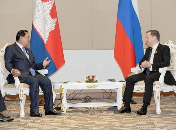 Camboya y Rusia firmaron ocho acuerdos de cooperacion hinh anh 1