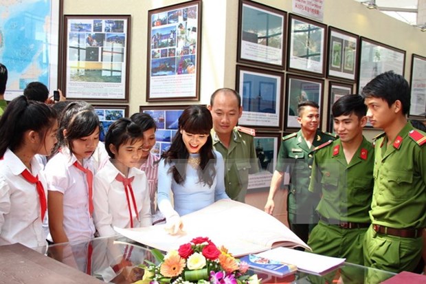 Inauguran exhibicion de testimonios historicos de archipielagos vietnamitas hinh anh 1