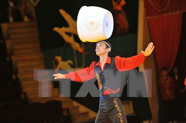 Clausuran Festival internacional de Circo 2016 en Vietnam hinh anh 1