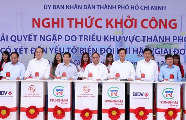 Asiste premier vietnamita al inicio de importantes proyectos en Ciudad Ho Chi Minh hinh anh 1