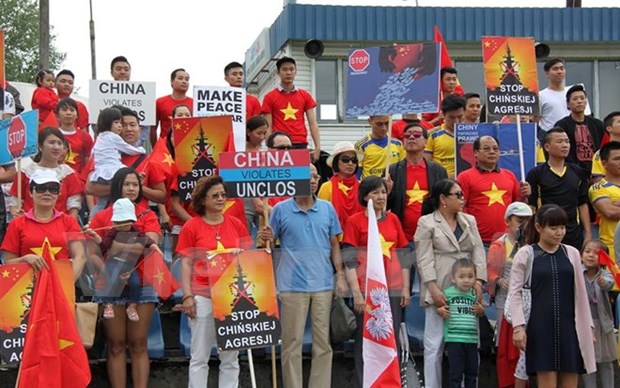 Vietnamitas en Polonia saludan dictamen de PCA hinh anh 1