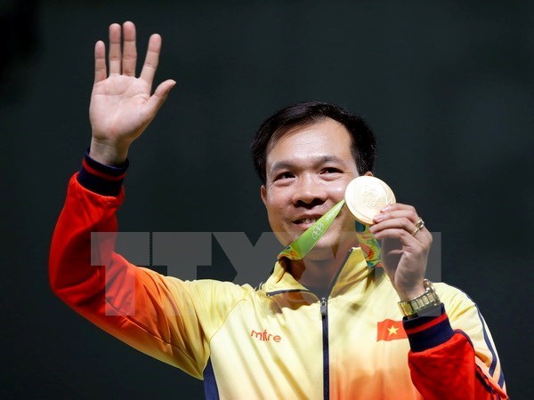 Primer ministro de Vietnam felicita a Hoang Xuan Vinh por su medalla historica hinh anh 1