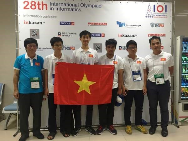 Vietnam gana dos oros en Olimpiada Internacional de Informatica hinh anh 1