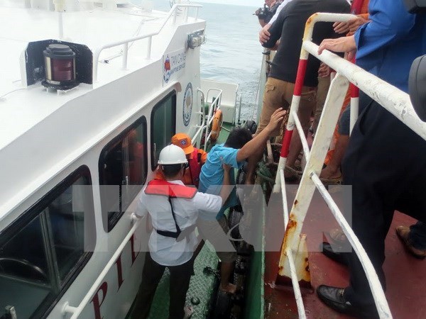 Vietnam detiene un barco micronesio por choques en el mar hinh anh 1