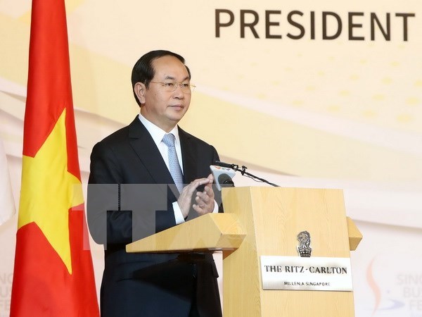 Vietnam da bienvenida a inversores singapurenses, afirma presidente hinh anh 1