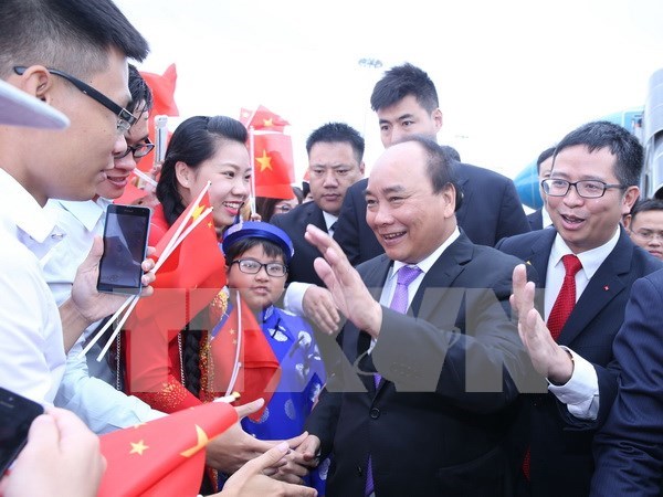 Premier asiste a apertura de zona de exposicion vietnamita en CAEXPO 2016 hinh anh 1