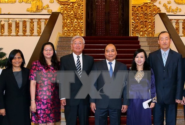 Premier de Vietnam se reune con director regional de OMS hinh anh 1
