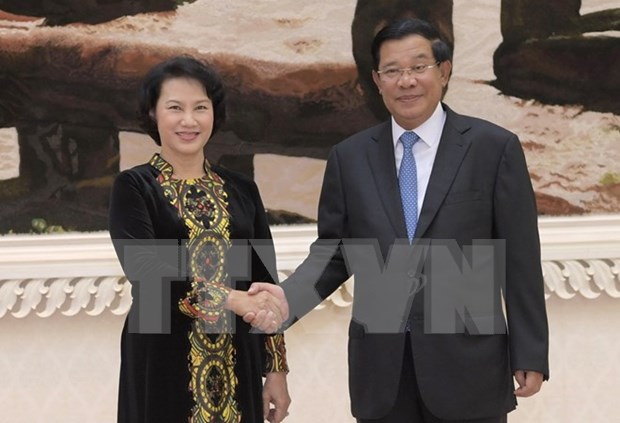 Presidenta de Parlamento de Vietnam propuso asistencia a coterraneos en Camboya hinh anh 1