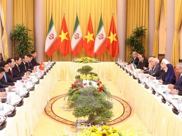 Presidente de Vietnam sostiene conversaciones con su homologo irani hinh anh 1