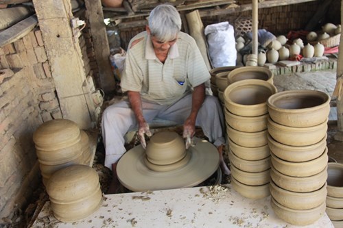 Aldea de ceramica Thanh Ha, otra atraccion en ciudad antigua de Vietnam hinh anh 1