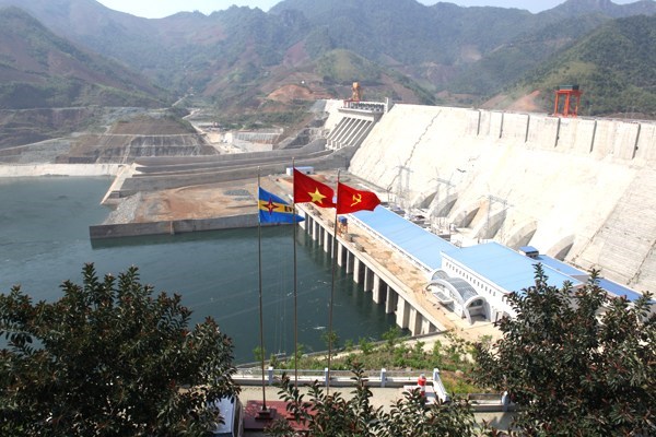 Tercero generador de la hidroelectrica de Vietnam conecta al sistema nacional hinh anh 1