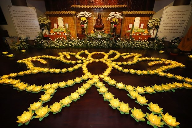 Efectuan en pagodas en Vietnam requiem en homenaje a fallecidos por el COVID-19 hinh anh 1