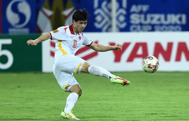 Vietnam derrota 2-0 a Laos en su primer partido de Copa AFF Suzuki hinh anh 1