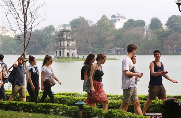 En recuperacion turismo y servicios de alojamiento de Hanoi hinh anh 1