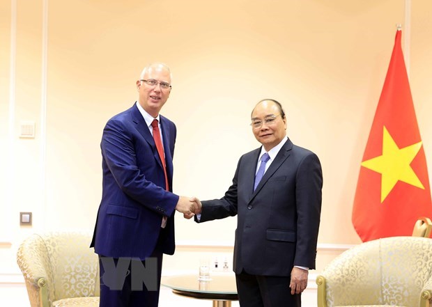 Presidente de Vietnam debate con empresarios rusos medidas a favor de inversion ​ hinh anh 1