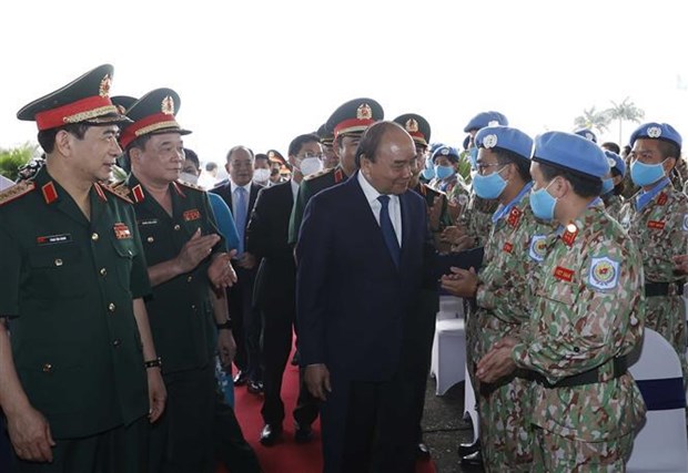 Exigen a los cascos azules de Vietnam empenarse en promover imagen de pais amante de paz hinh anh 2