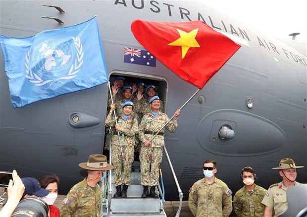 Exigen a los cascos azules de Vietnam empenarse en promover imagen de pais amante de paz hinh anh 4